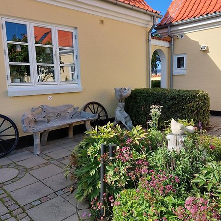 Toftegården Guesthouse - Apartments&Rooms Skagen Buitenkant foto